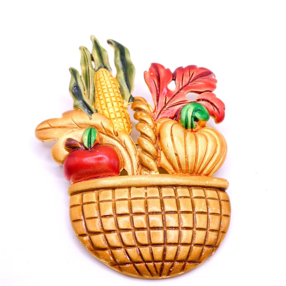 Vintage Tara Fall Harvest Thanksgiving Goldtone Figural Basket 2.5" Brooch Pin
